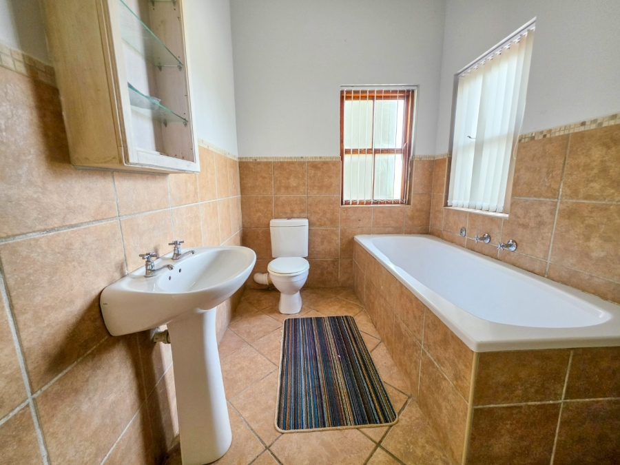 1 Bedroom Property for Sale in Stilbaai Western Cape
